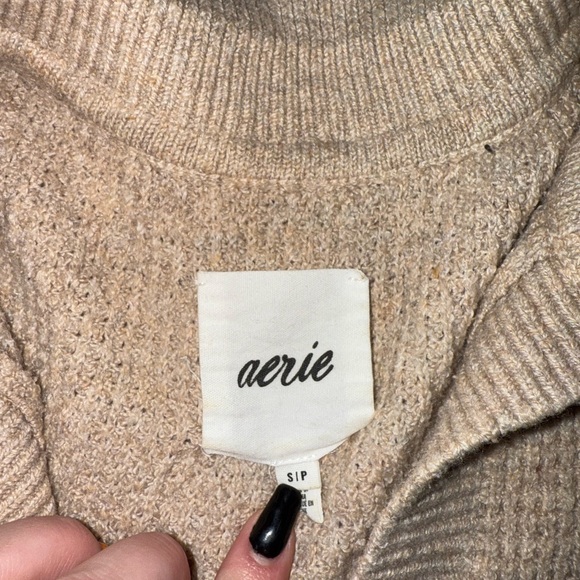 Tan pullover - Picture 3 of 4